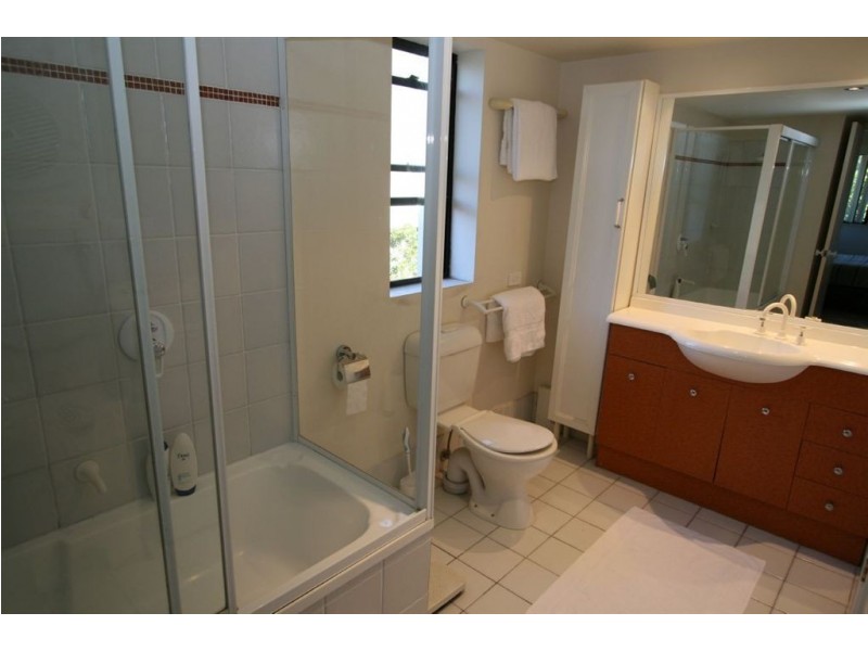 8/25 Commerce Drive, Robina QLD 4226