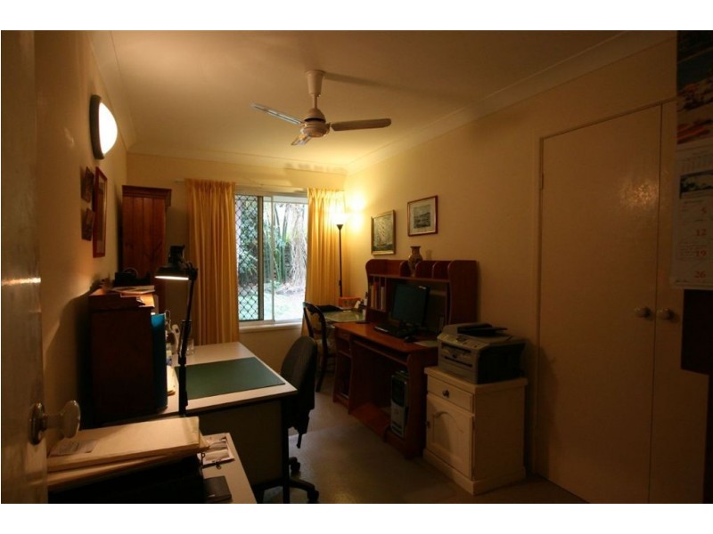 36 Evans Drive, Benowa QLD 4217