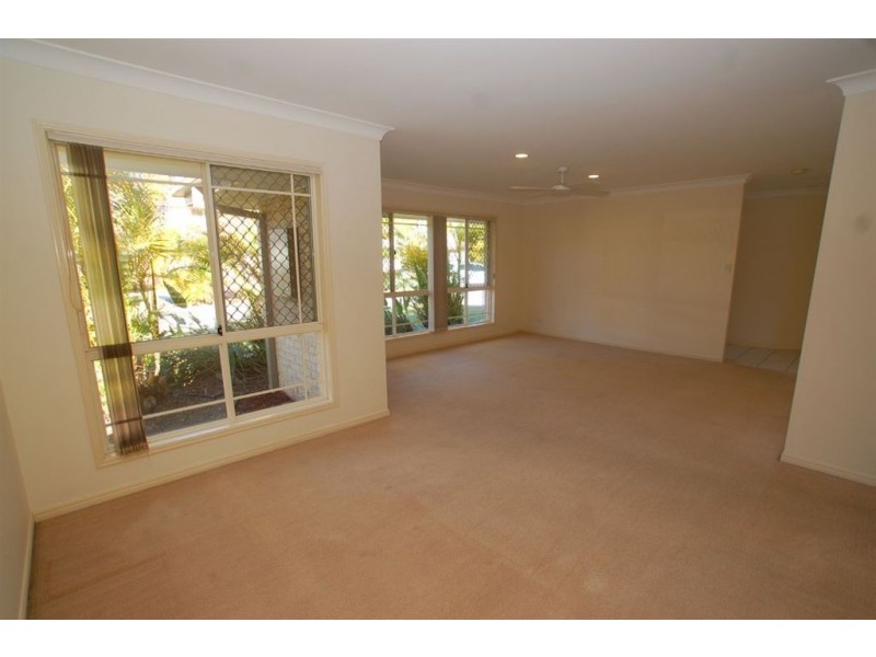 6 Thornleigh Crescent, Varsity Lakes QLD 4227