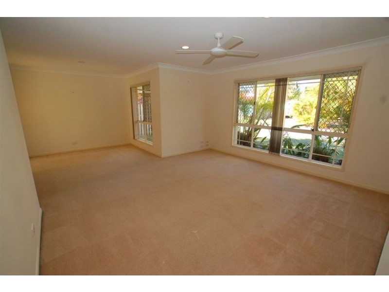 6 Thornleigh Crescent, Varsity Lakes QLD 4227