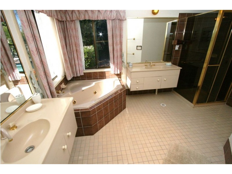 94 Manly Drive, Robina QLD 4226