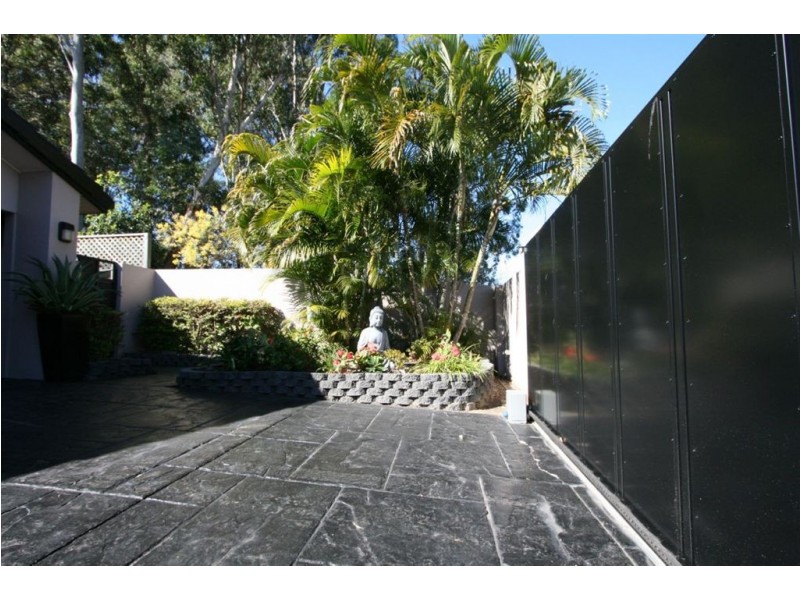 1 Camberwell Cct, Robina QLD 4226