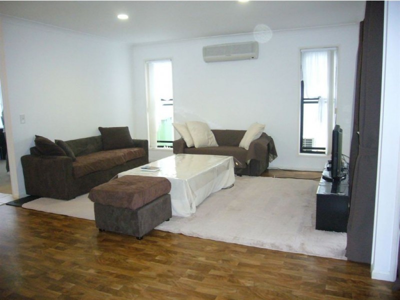 31 Langport Parade, Mudgeeraba QLD 4213