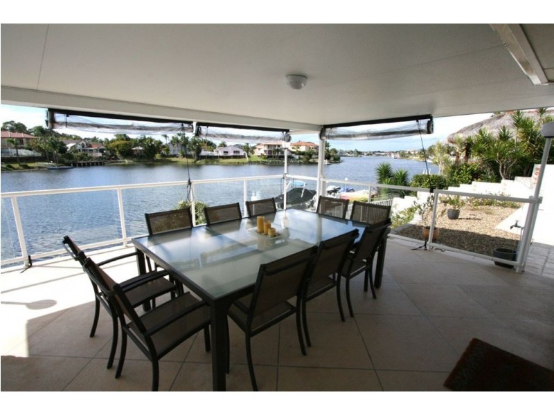 10 Martinique Way, Clear Island Waters QLD 4226