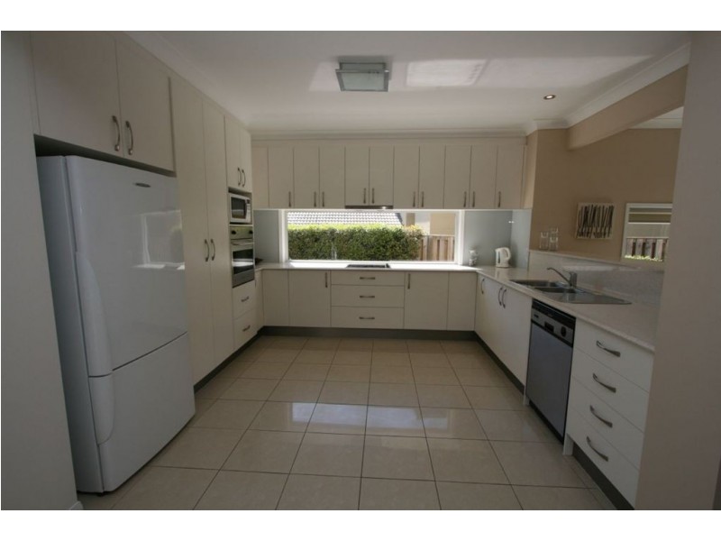 2/11 The Links, Varsity Lakes QLD 4227