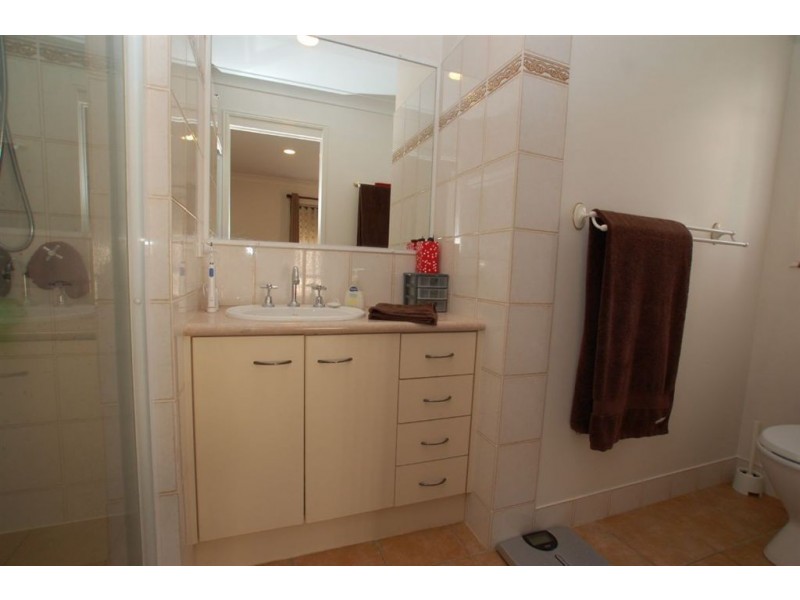1 Illinois Crt, Varsity Lakes QLD 4227