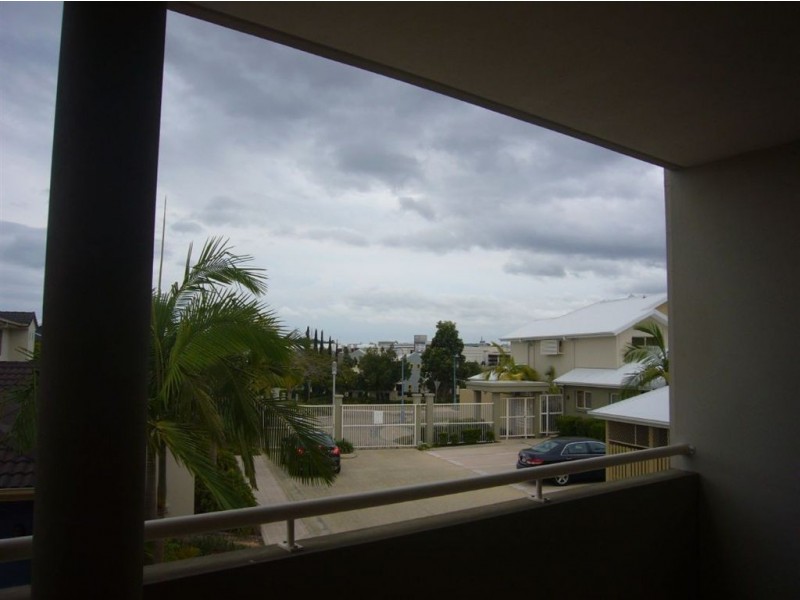 137 Laver Dr, Robina QLD 4226