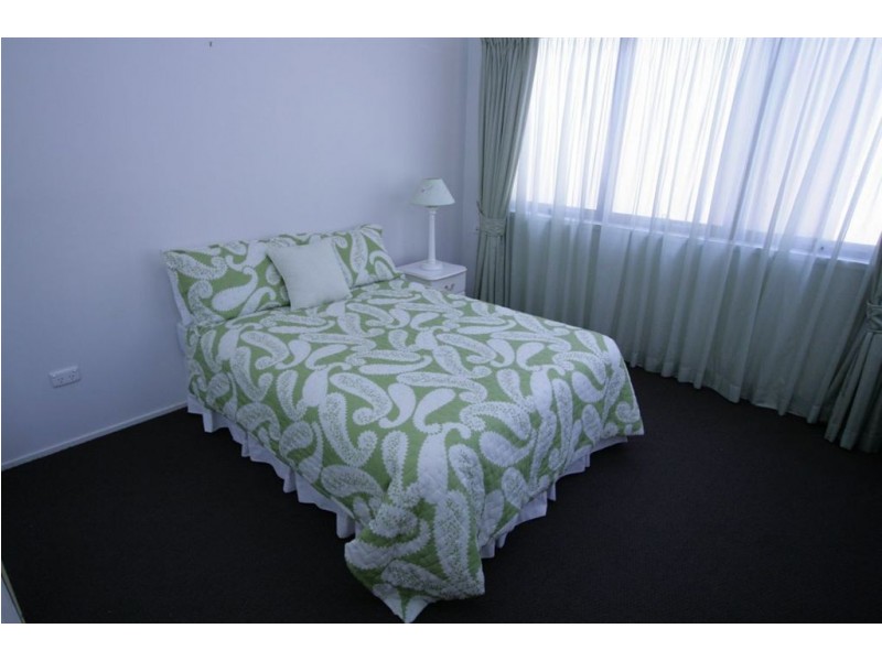 1/120 Cottesloe Dr, Robina QLD 4226