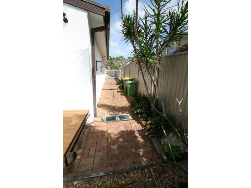 1/120 Cottesloe Dr, Robina QLD 4226