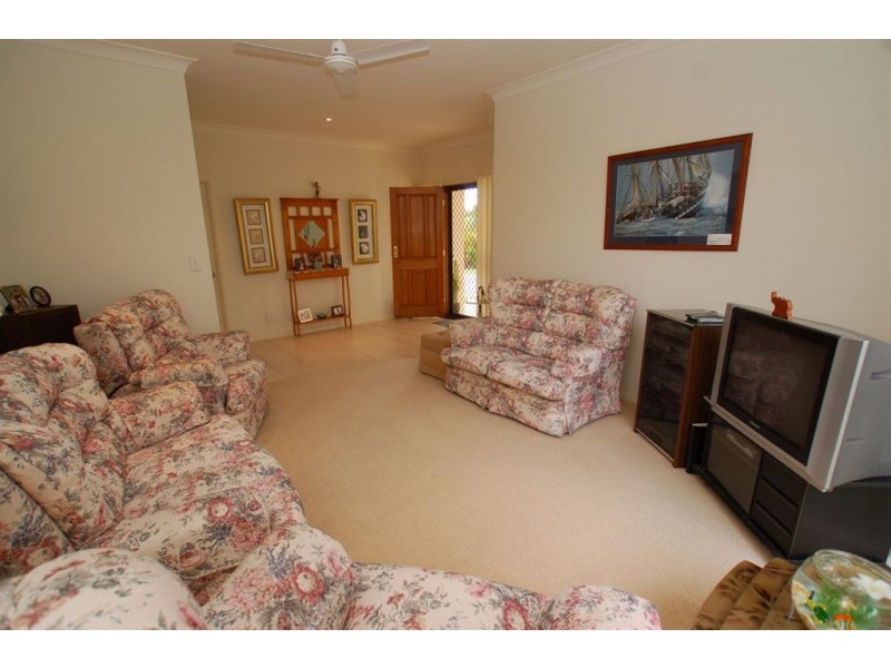 33 Majorca Cr, Varsity Lakes QLD 4227