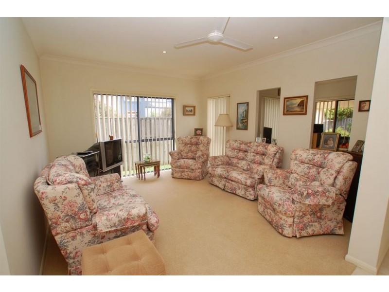 33 Majorca Cr, Varsity Lakes QLD 4227