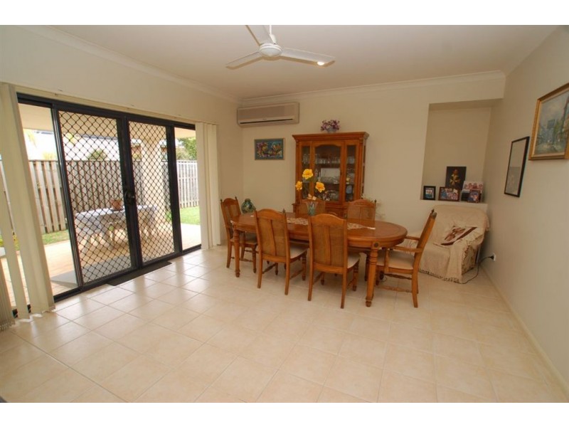 33 Majorca Cr, Varsity Lakes QLD 4227