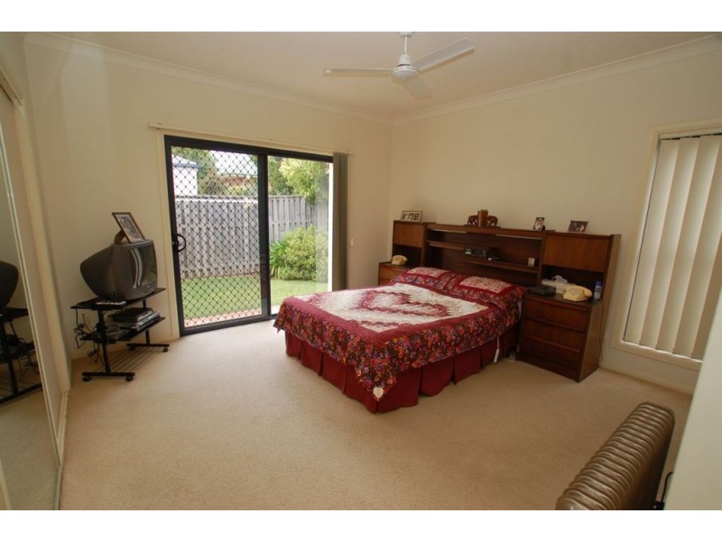 33 Majorca Cr, Varsity Lakes QLD 4227