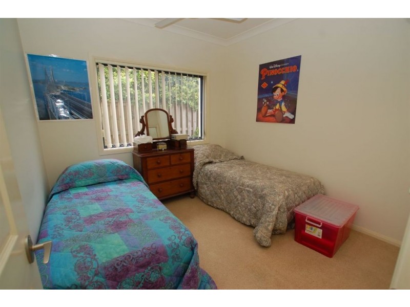 33 Majorca Cr, Varsity Lakes QLD 4227