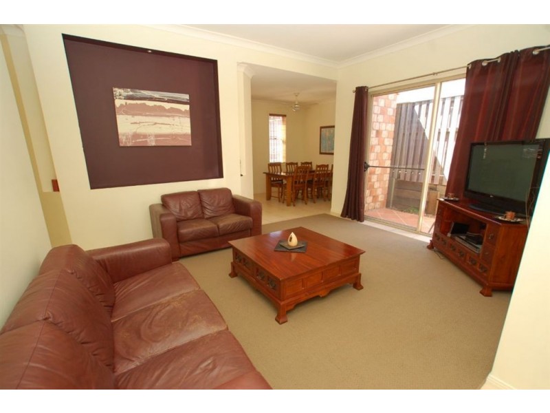 18 Marciana Cr, Varsity Lakes QLD 4227