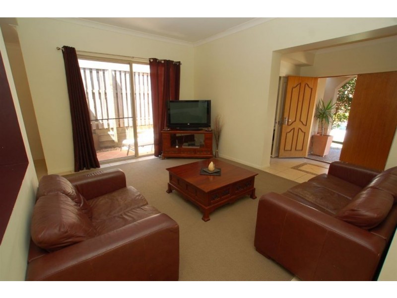 18 Marciana Cr, Varsity Lakes QLD 4227