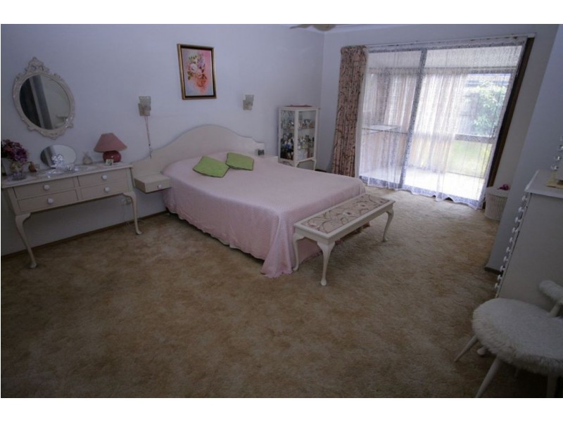 11 Homebush Dr, Robina QLD 4226