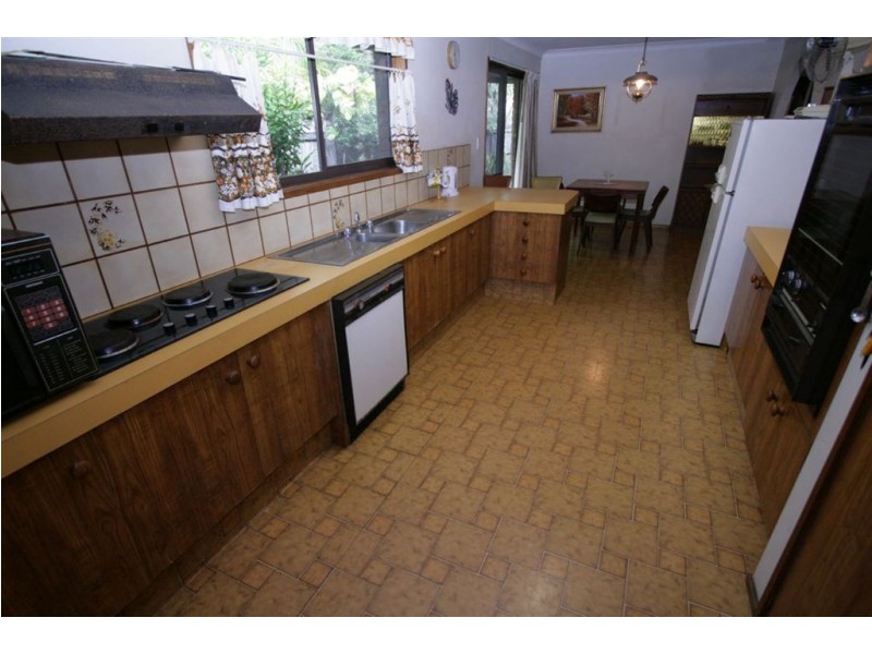 11 Homebush Dr, Robina QLD 4226