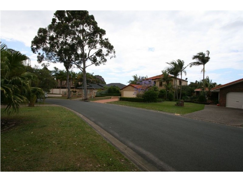 11 Homebush Dr, Robina QLD 4226