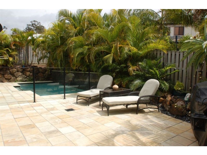 5 Belmont Drive, Varsity Lakes QLD 4227