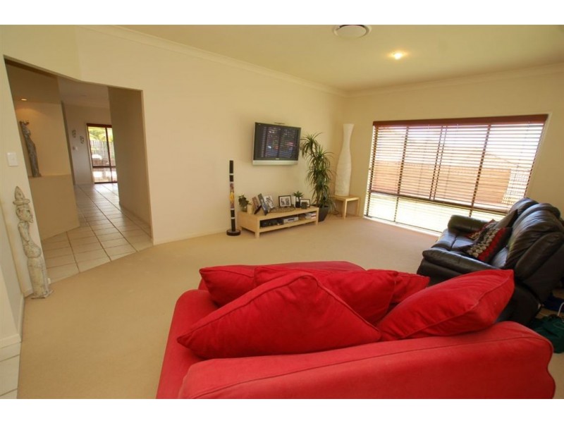 5 Belmont Drive, Varsity Lakes QLD 4227