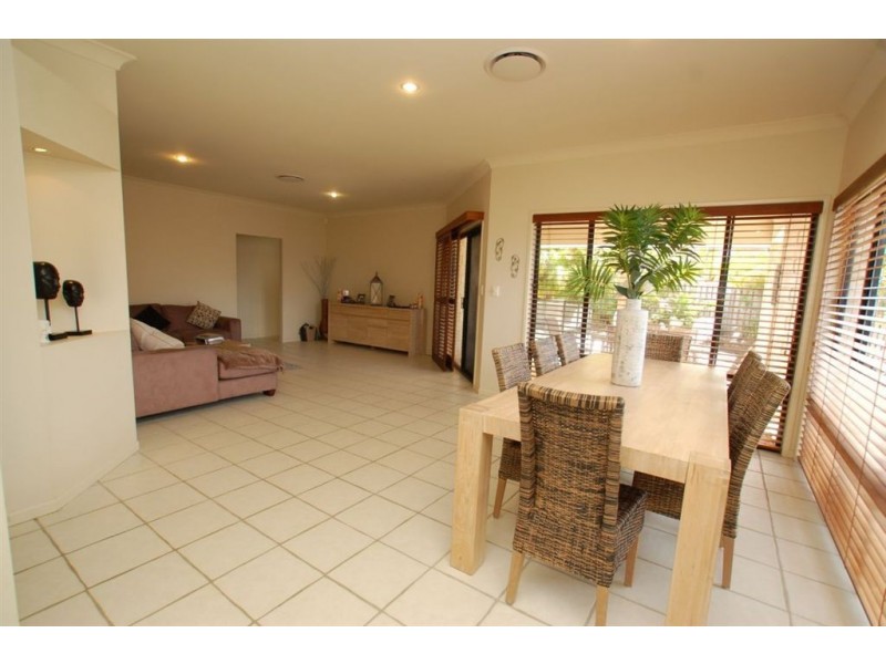5 Belmont Drive, Varsity Lakes QLD 4227