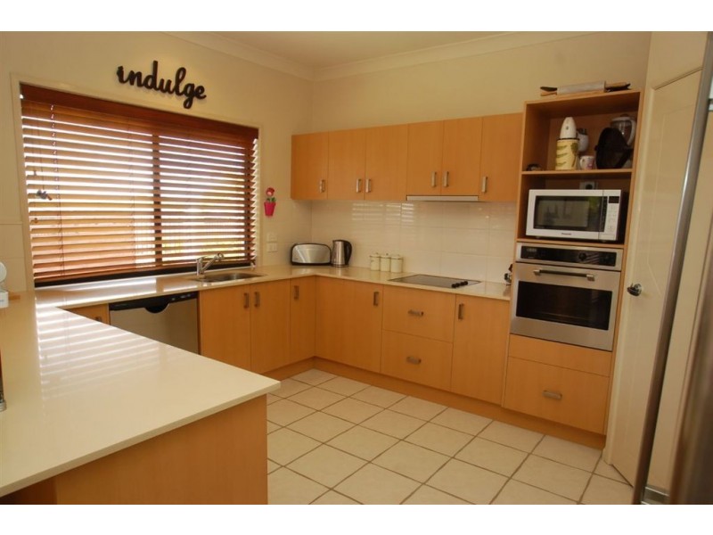 5 Belmont Drive, Varsity Lakes QLD 4227
