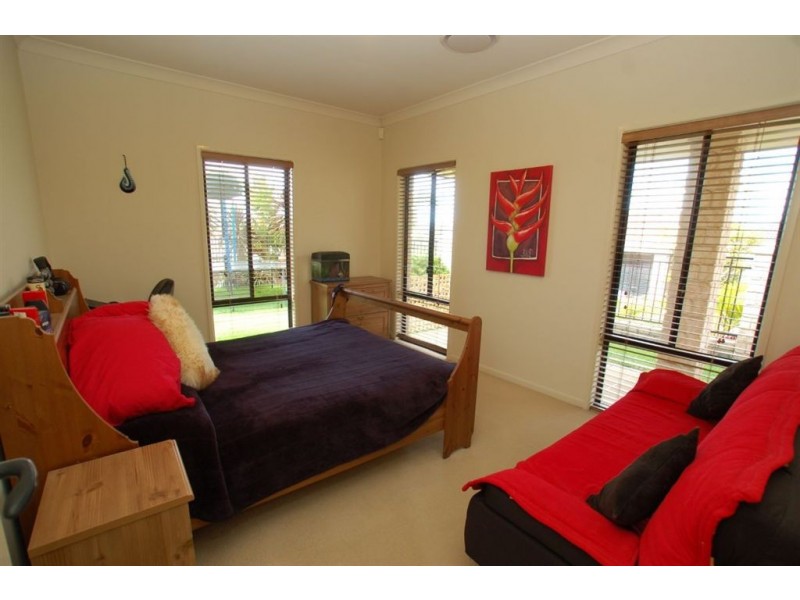 5 Belmont Drive, Varsity Lakes QLD 4227