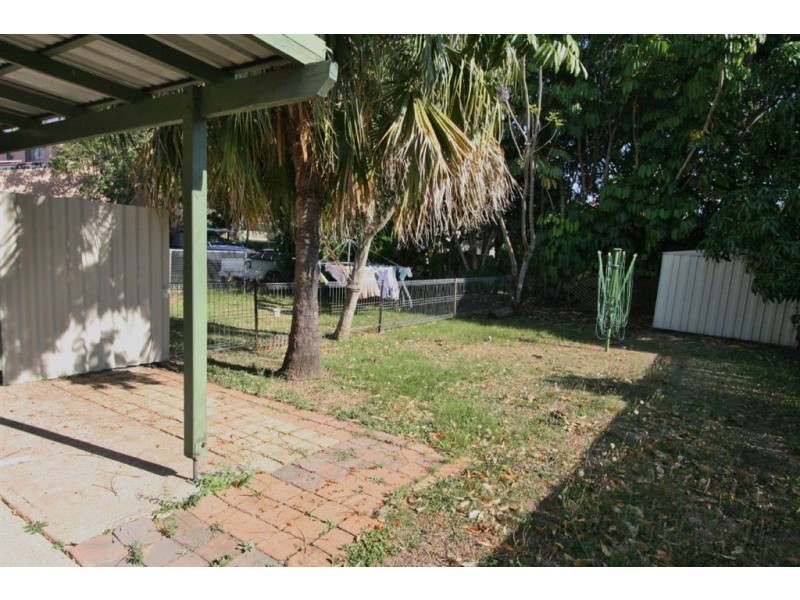 24 Ashton St, Labrador QLD 4215