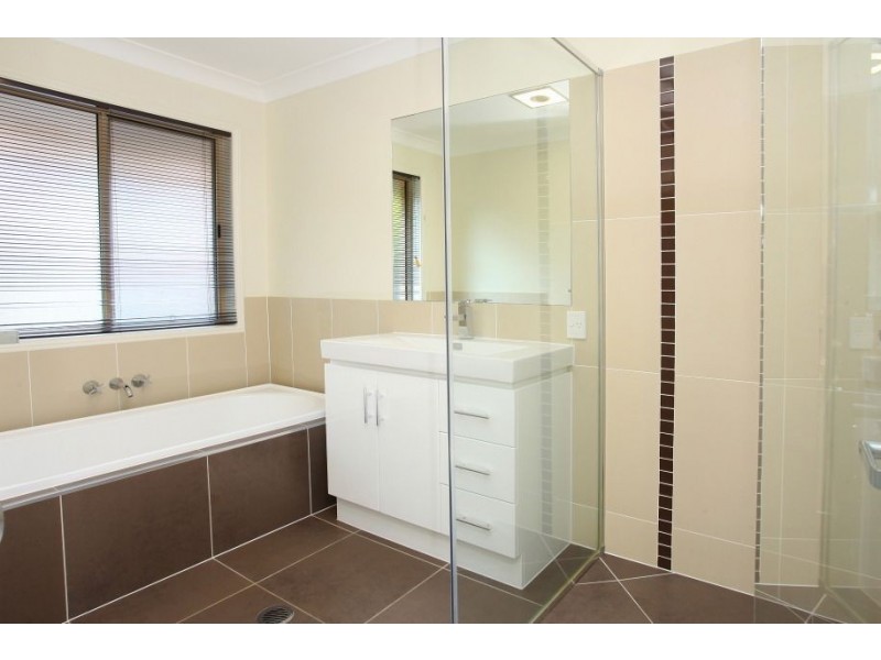 52 Armstrong Way, Highland Park QLD 4211