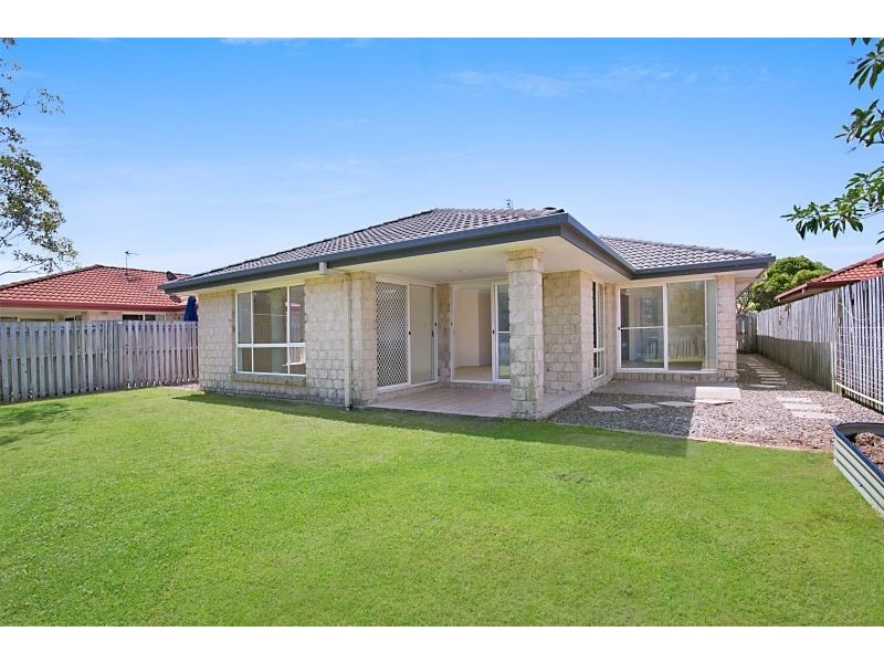 6 Tracey Cres, Varsity Lakes QLD 4227