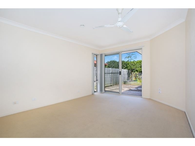 6 Tracey Cres, Varsity Lakes QLD 4227