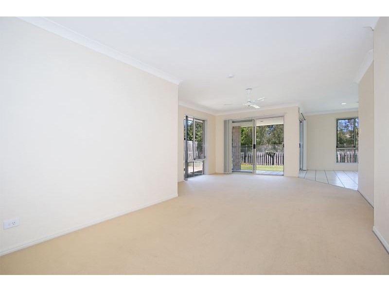 6 Tracey Cres, Varsity Lakes QLD 4227