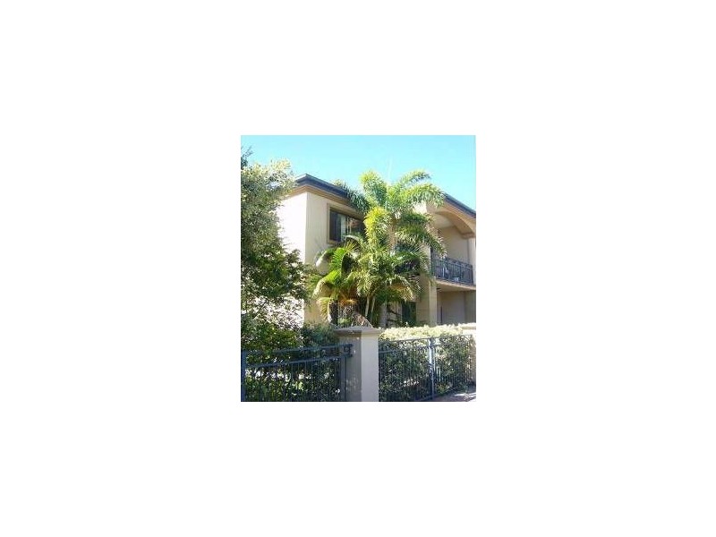 3/85 Palm Meadows Dr, Carrara QLD 4211