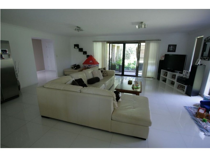 3 Beecroft Place, Robina QLD 4226