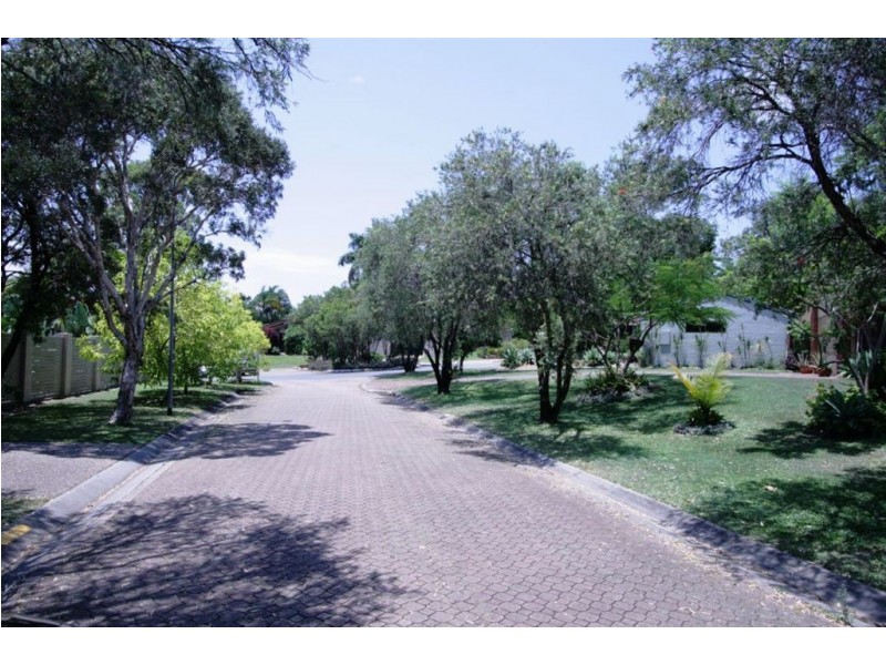 3 Beecroft Place, Robina QLD 4226