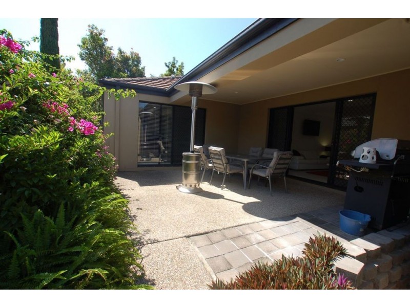 40 Pine Valley Drive, Varsity Lakes QLD 4227