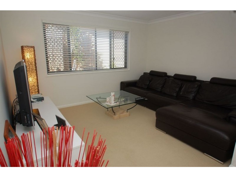 40 Pine Valley Drive, Varsity Lakes QLD 4227