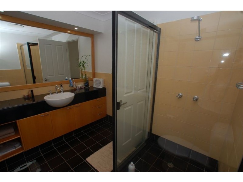 40 Pine Valley Drive, Varsity Lakes QLD 4227