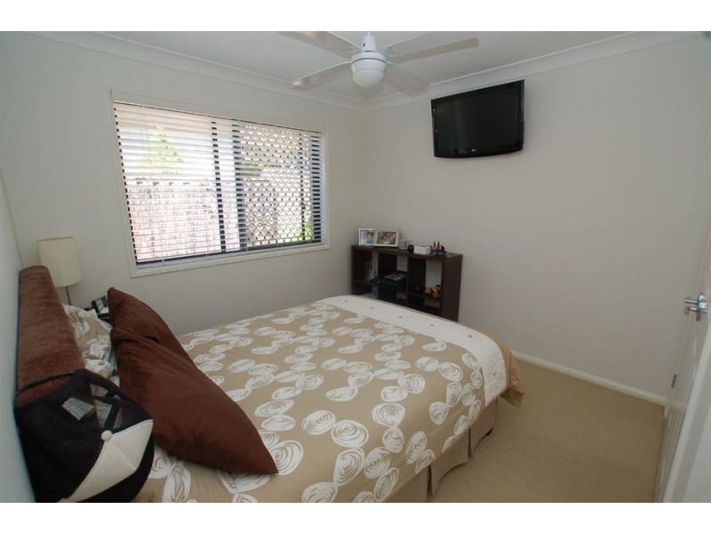 40 Pine Valley Drive, Varsity Lakes QLD 4227