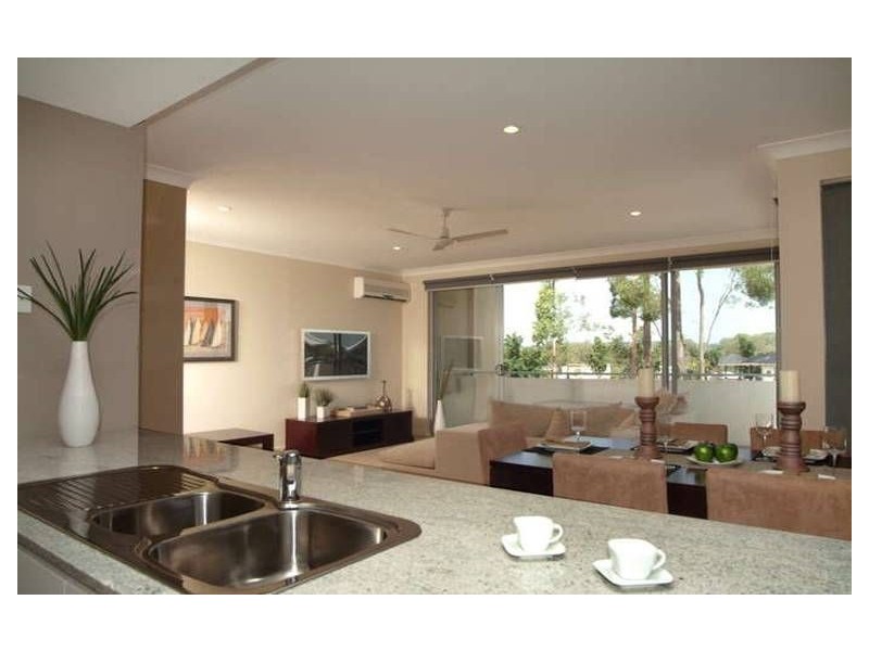 9/10 Valbonne Ave, Varsity Lakes QLD 4227