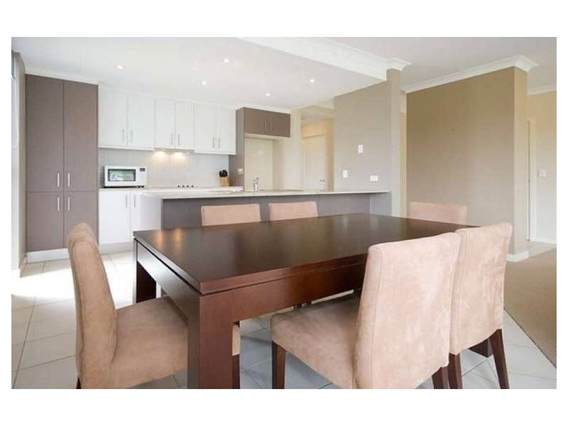 9/10 Valbonne Ave, Varsity Lakes QLD 4227