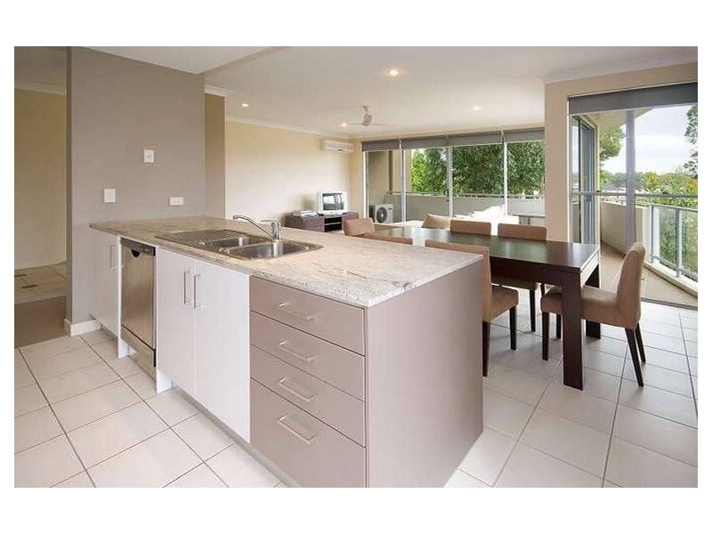 9/10 Valbonne Ave, Varsity Lakes QLD 4227