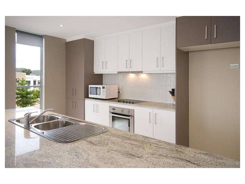 9/10 Valbonne Ave, Varsity Lakes QLD 4227