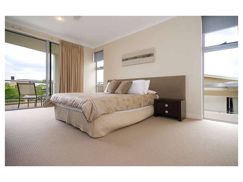 9/10 Valbonne Ave, Varsity Lakes QLD 4227