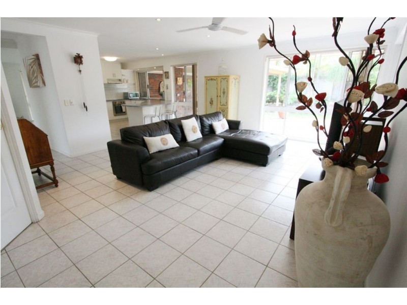 4 Carnoustie Court, Robina QLD 4226