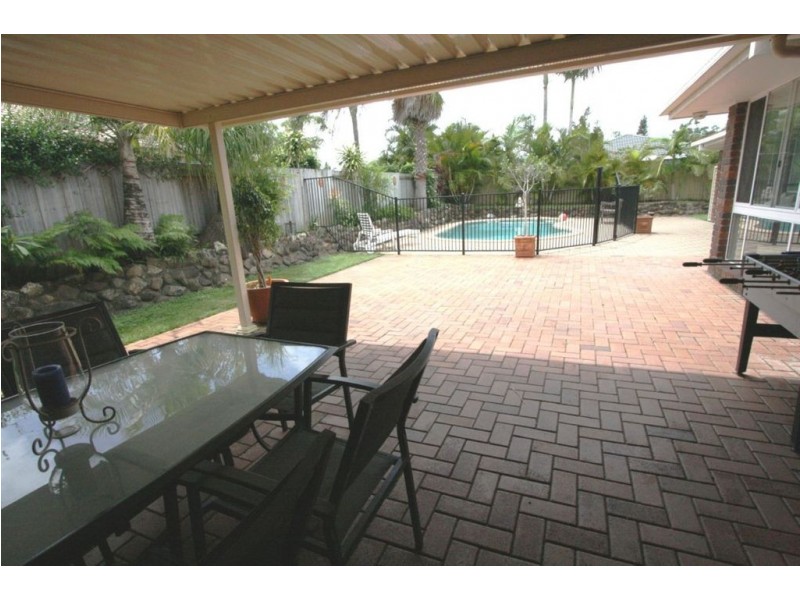 4 Carnoustie Court, Robina QLD 4226