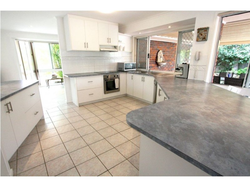 4 Carnoustie Court, Robina QLD 4226