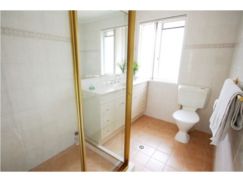 4 Carnoustie Court, Robina QLD 4226