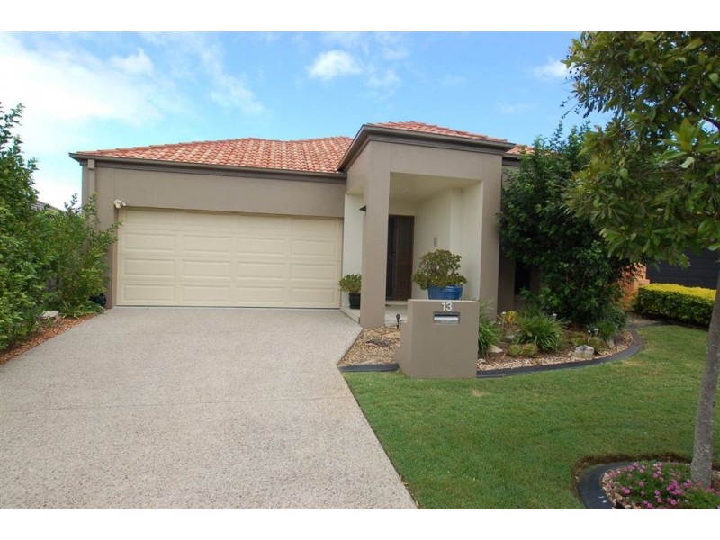 13 Campelles Av, Varsity Lakes QLD 4227